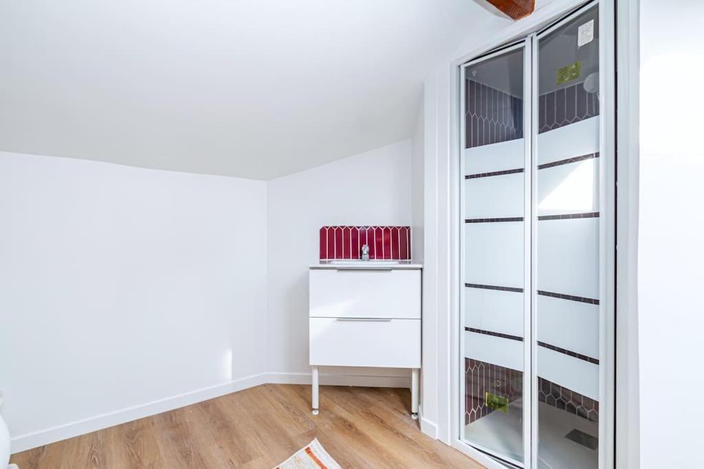 Appartement Lumineux A 5 Minutes De La Capitale Bagnolet Eksteriør bilde